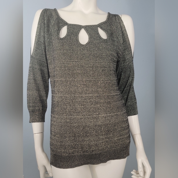 Cable & Gauge 3/4 sleeves cold shoulder metallic treads on black size Large - Picture 10 of 15